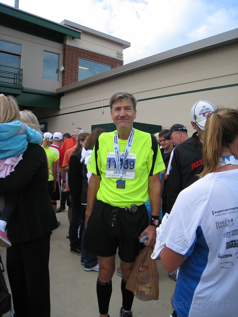 Fort4Fitness 2011 028.JPG - The 2011 Fort Wayne Indiana "Fort 4 Fitness" Half Marathon. September 24, 2011. My first time here, the fourth running of the race.